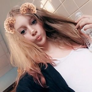 Meet your Posher, Lia